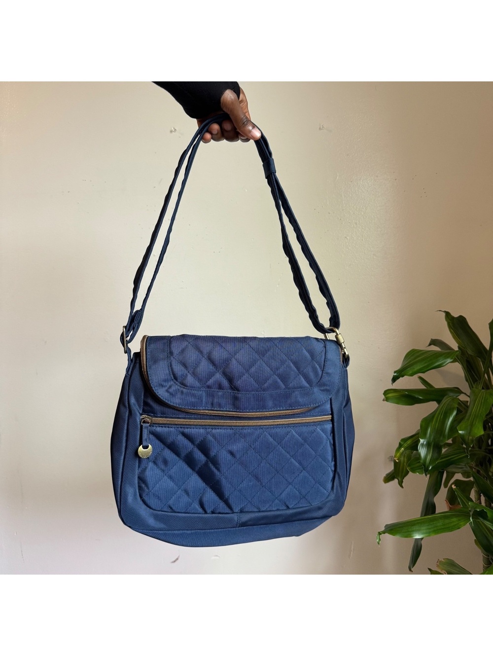 Vintage Travelon navy blue gorpcore Anti-Theft Quilted Messenger Crossbody